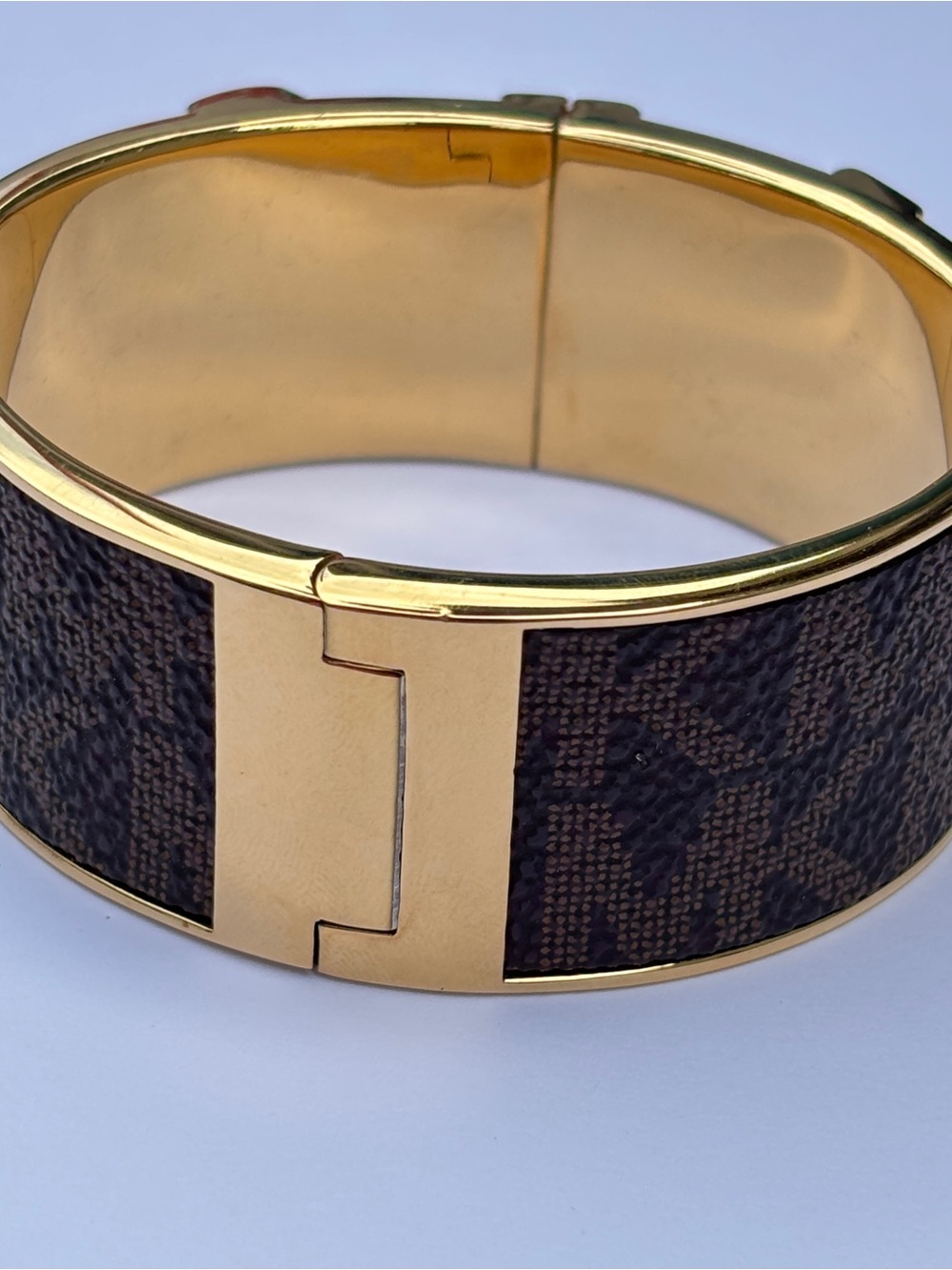 Michael Kors Mott Logo Bracelet Bangle size 6-1/2” - Picture 14 of 14